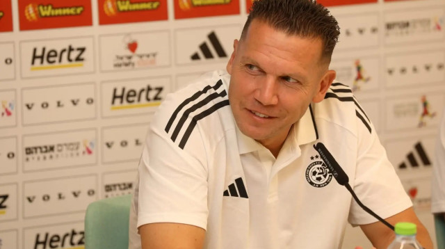 מאמן מכבי חיפה, ברק בכר (צילום: שלומי גבאי)