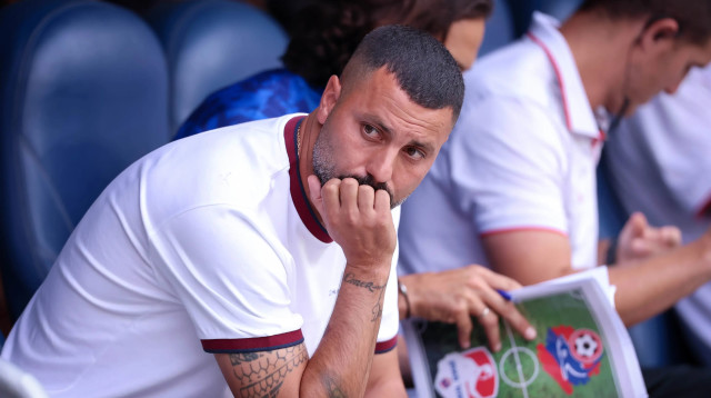 גל אראל מאמן הפועל חיפה (צילום: מאור אלקסלסי)