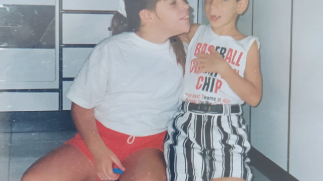 מירב וכפיר ידגר - תמונה מהילדות (צילום: אלבום משפחתי)