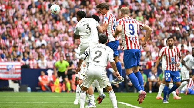 הדרבי המדרידאי הראשון בעונת 2025/26 (צילום: Shaun Botterill)