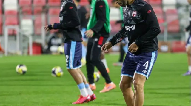 הקפטן הוותיק הפך לבלם הרביעי של המוליכה. ויטור (צילום: קובי אליהו)