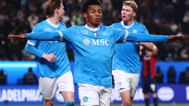 דויד נרס שחקן נאפולי חוגג שער (צילום: רויטרס)