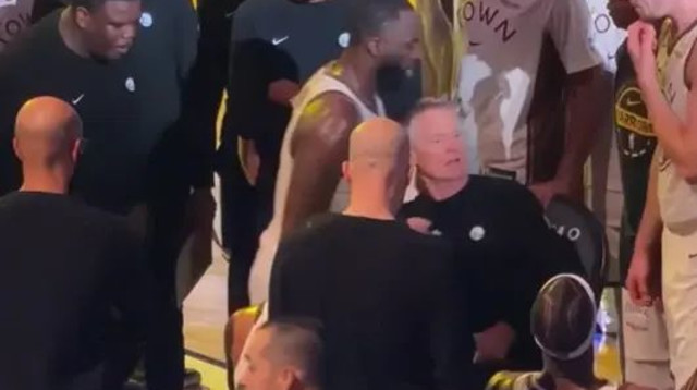 דריימונד וקר, רגע לפני שגרין ירד לחדר ההלבשה (צילום: צילום מסך, מתוך X (לשעבר טוויטר))