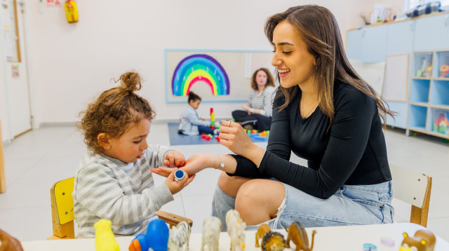 פעילות במסגרת מעון יום תקשורתי של אלוט (צילום: שלומי מזרחי)