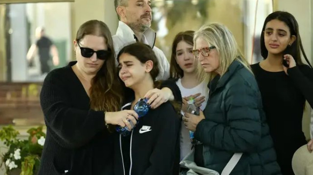 משפחתו של אבי מלר (צילום: ראובן קסטרו)