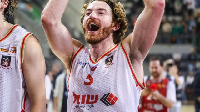 דניאל רוזנבאום שחקן הפועל חיפה כדורסל (צילום: אתר רשמי, ליאור פורמן מנהלת ליגה לאומית Winner)