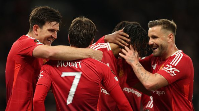 מייסון מאונט ושחקני יונייטד (צילום: Carl Recine - UEFA / Contributor)