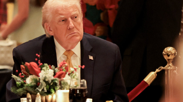 המשך להסכמי אברהם. דונלד טראמפ במהלך ארוחת חג המולד במאר-א-לאגו (צילום: רויטרס)