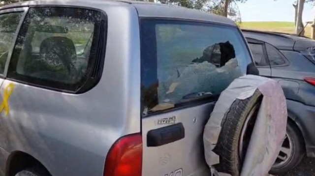 שמשת רכב מנופצת בנגב (צילום: רשתות חברתיות, שימוש לפי סעיף 27 א')