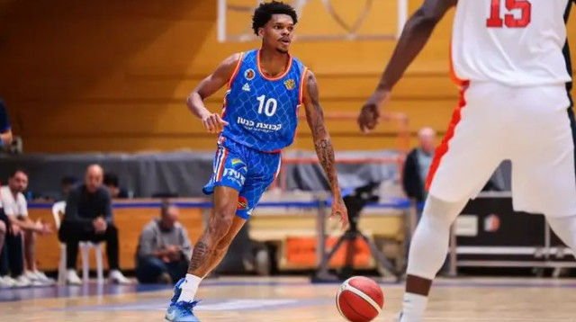 דאבל דאבל מרשים. רונאלדו סגו (צילום: אתר רשמי, אילי ארז באדיבות מכבי קבוצת כנען רמת גן)