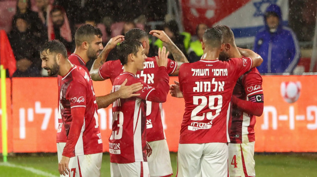 שחקני הפועל באר שבע (צילום: דני מרון)