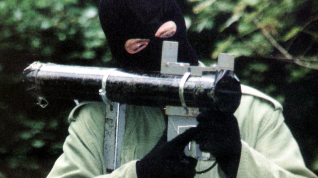  לוחם IRA, הצבא הרפובליקני האירי (צילום: רויטרס)