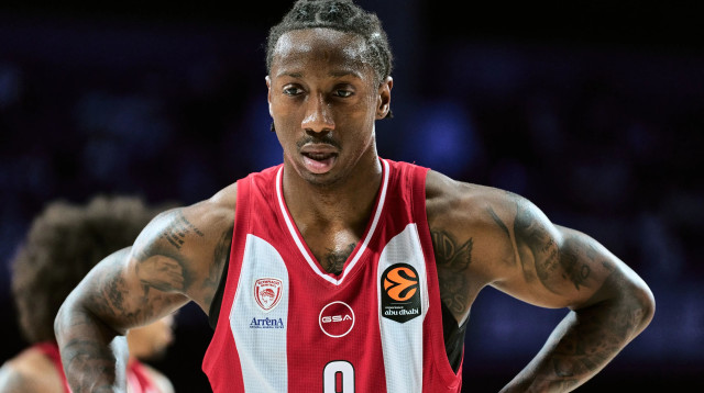 סייבן לי במדי אולימפיאקוס (צילום: GettyImages, Sonia Canada)