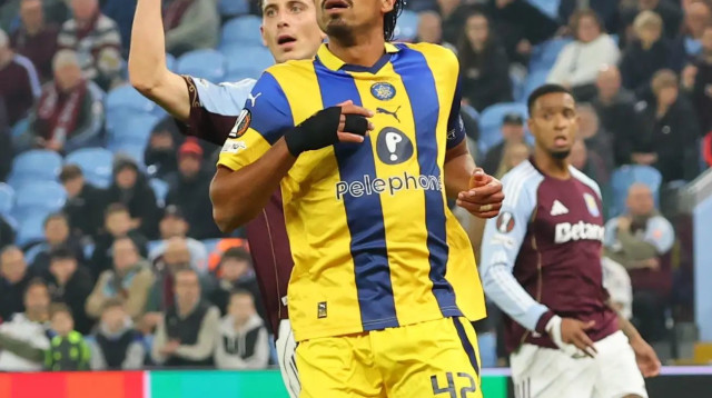 דור פרץ שחקן מכבי תל אביב (צילום: אודי ציטיאט)