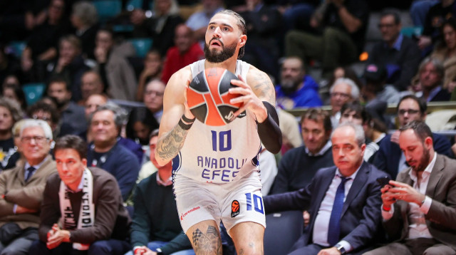 שחקן אנאדולו אפס, איזאייה קורדינייה (צילום: אימג'בנק  GettyImages, Fabio Patamia)