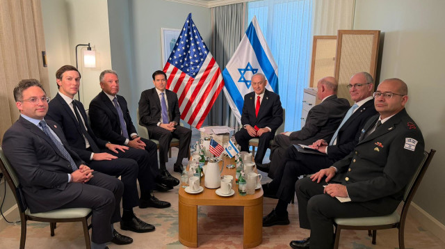 בנימין נתניהו בפגישה עם מרקו רוביו, סטיב וויטקוף וג׳ארד קושנר (צילום: דוברות ראש הממשלה)