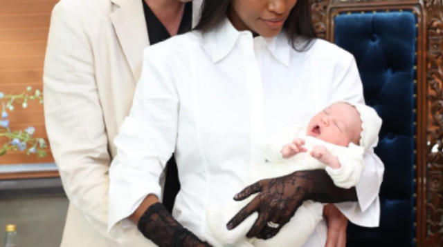 טיטי פרנקל-איינאו ובן זוגה צחי פרנקל בברית המילה של בנם עוז (צילום: אור גפן)