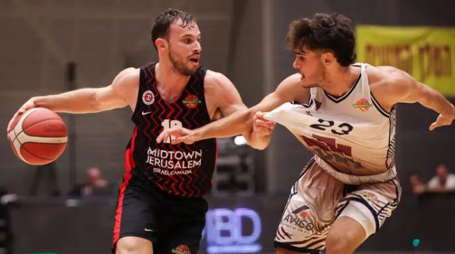 הובר מתקרב לחזרה לפרקט (צילום: מאור אלקסלסי)