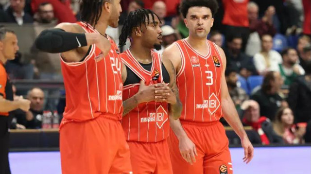 "זה כדורסל, אנחנו לוקחים את העבודה שלנו ברצינות, קיבלנו שיעור מדהים". בריאנט (צילום: דני מרון)