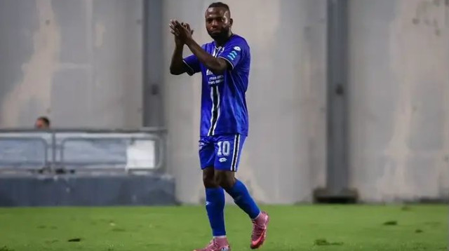 חזר להרכב. אדניי (צילום: דני מרון)