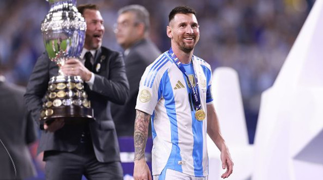 ליאונל מסי במדי נבחרת ארגנטינה (צילום: GettyImages)