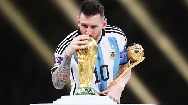 ליאו מסי וגביע העולם (צילום: Julian Finney)