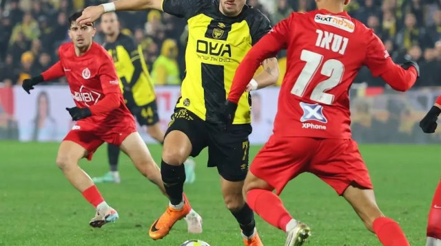 שחקן בית"ר ירושלים, ירדן שועה (צילום: אודי ציטיאט)