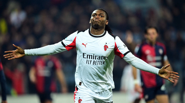 רפאל לאאו שחקן מילאן חוגג שער (צילום: רויטרס)