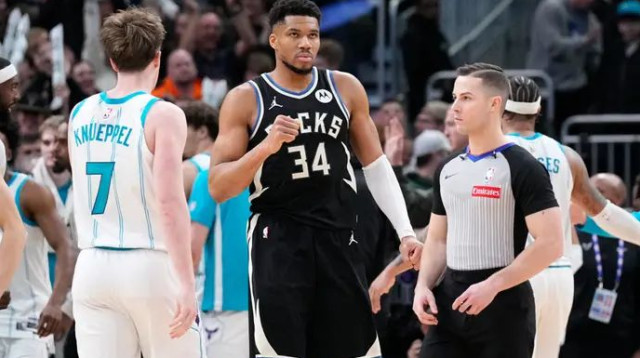 הכריע. יאניס (צילום: רויטרס)