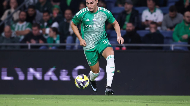 ליסב עיסאת שחקן מכבי חיפה (צילום: מאור אלקסלסי)