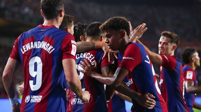 שחקני ברצלונה בעונת 2023/24 (צילום: Eric Alonso)