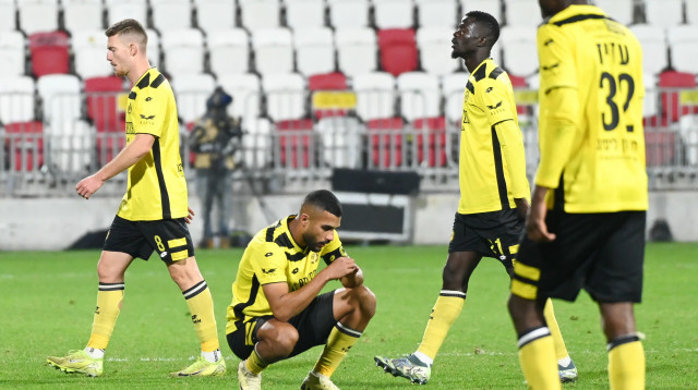 כרם ג'אבר מאוכזב, במדי מכבי נתניה (צילום: ברני ארדוב)