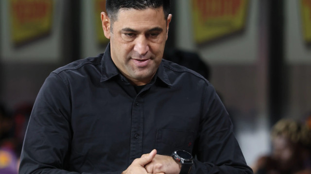 אליניב ברדה מאמן הפועל תל אביב (צילום: דני מרון)