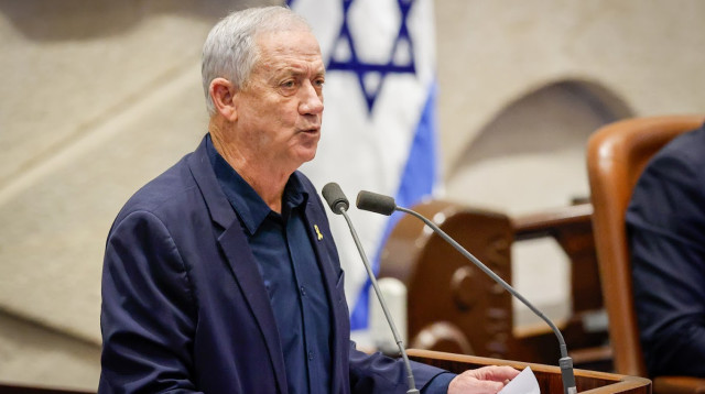 בני גנץ בדיון 40 חתימות (צילום: נועם מושקוביץ דוברות הכנסת)