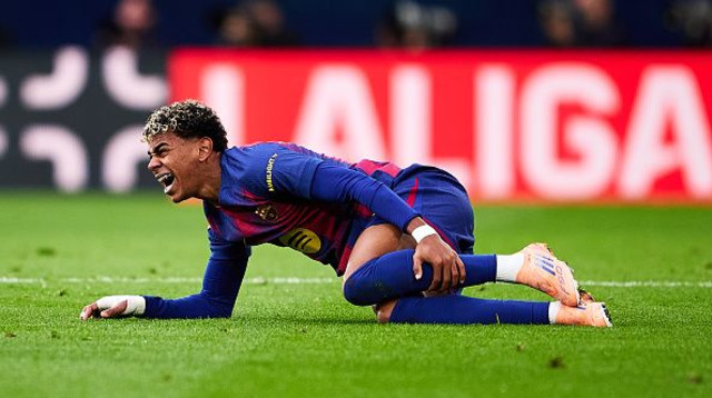 לאמין ימאל נאנק מכאבים (צילום: GettyImages)