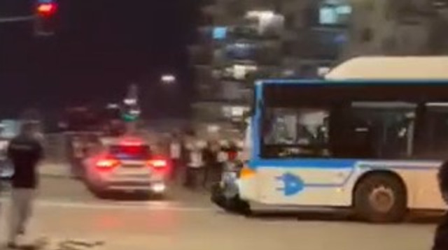 תיעוד דריסת הנער בהפגנת החרדים (צילום: צילום מסך)