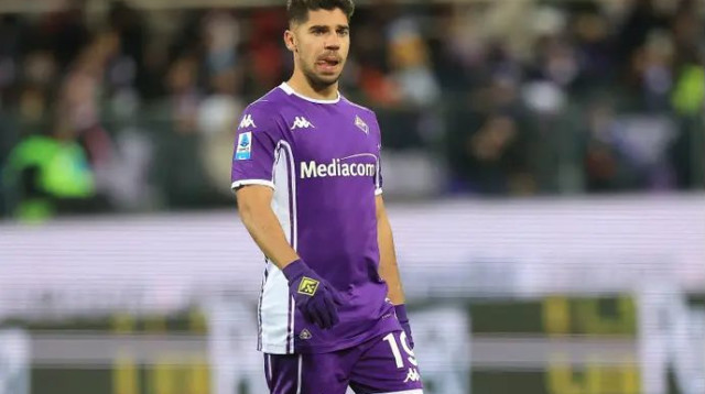 מנור סולומון במדי פיורנטינה (צילום: אימג'בנק  GettyImages, Gabriele Maltinti)