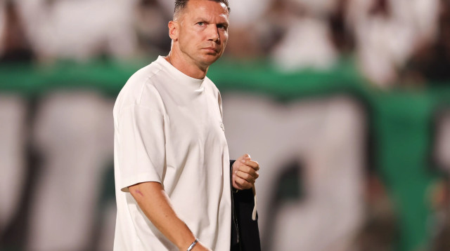 ברק בכר מאמן מכבי חיפה (צילום: מאור אלקסלסי)