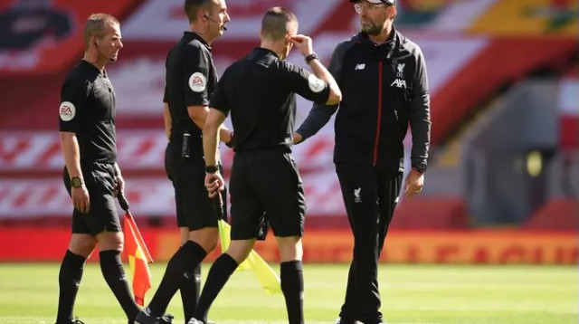 יורגן קלופ עם דייויד קוט במשחק המדובר ביולי 2020 (צילום: אימג'בנק  GettyImages)