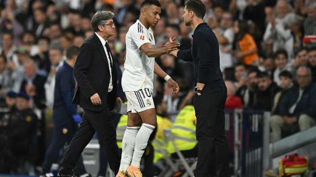 צ'אבי אלונסו וקיליאן אמבפה (צילום: Denis Doyle)