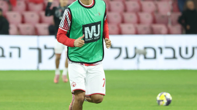 אליאל פרץ שחקן הפועל באר שבע בחימום (צילום: דני מרון)