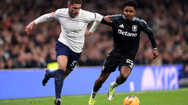 מיקי ואן דה ון מול איאן מאטסן (צילום: Ryan Pierse)