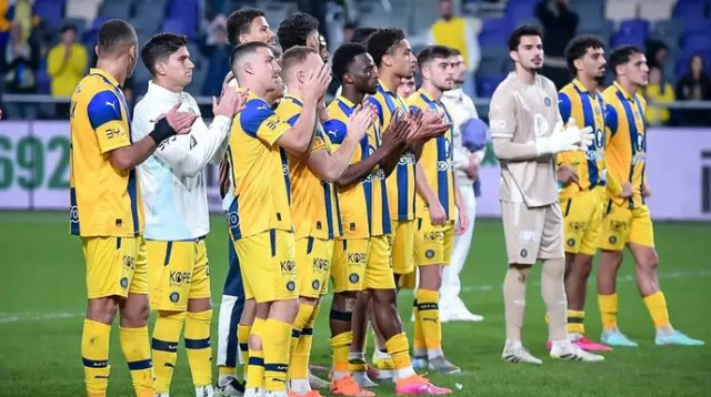 הפנים לדרבי. שחקני מכבי תל אביב (צילום: אריאל שלום)