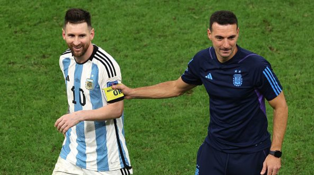 ליאו מסי וליונל סקאלוני (צילום: Alexander Hassenstein)