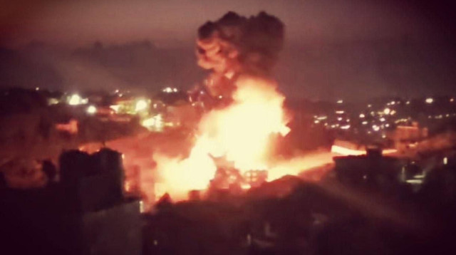 תקיפה בכפר חתא בדרום לבנון (צילום: רשתות חברתיות)