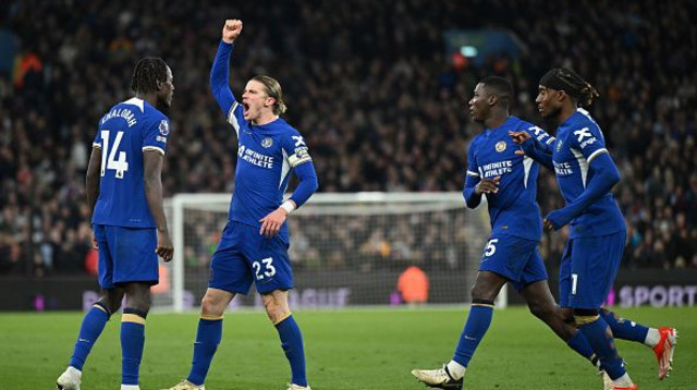 קונור גלאגר במדי צ'לסי (צילום: Shaun Botterill)