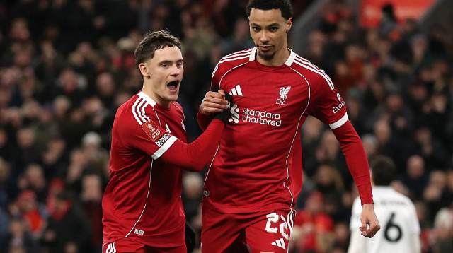 שחקני ליברפול פלוריאן וירץ, הוגו אקיטיקה (צילום: רויטרס)