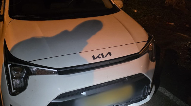 הרכב של מחלק העיתונים מרמת גן (צילום: דוברות המשטרה)