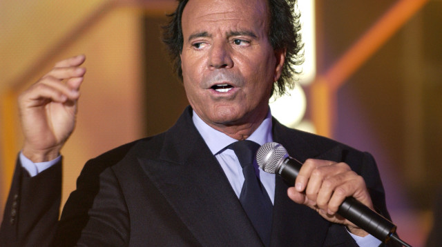 חוליו אינגלסיאס (צילום: Photo by BERTRAND GUAY/AFP via Getty Images)