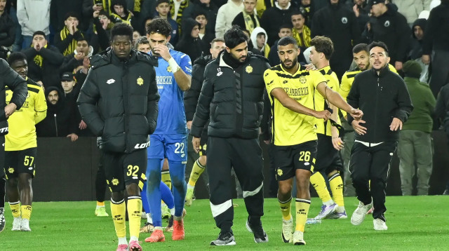 כרם ג'אבר שחקן מכבי נתניה מאוכזב (צילום: ברני ארדוב)